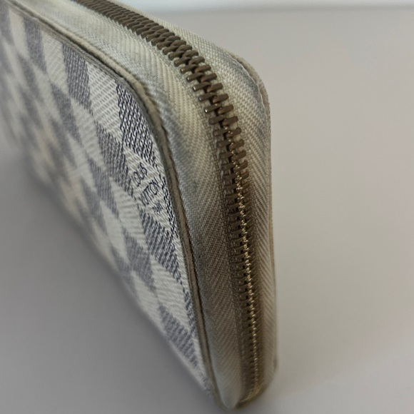 Louis Vuitton Damier Azure Zippy Wallet - Picture 4 of 10